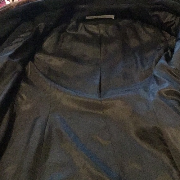 Elegant Perry Ellis/Saks 5th wool coat, fur collar - Picture 6 of 10